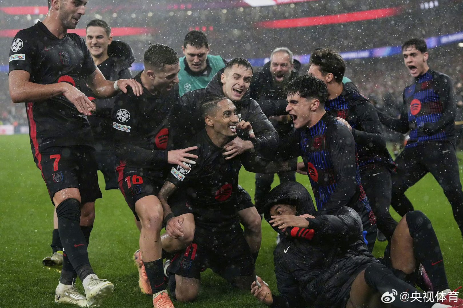 开云体育平台APP-关于卡利亚里球员受伤离场，或将缺席数场比赛的信息