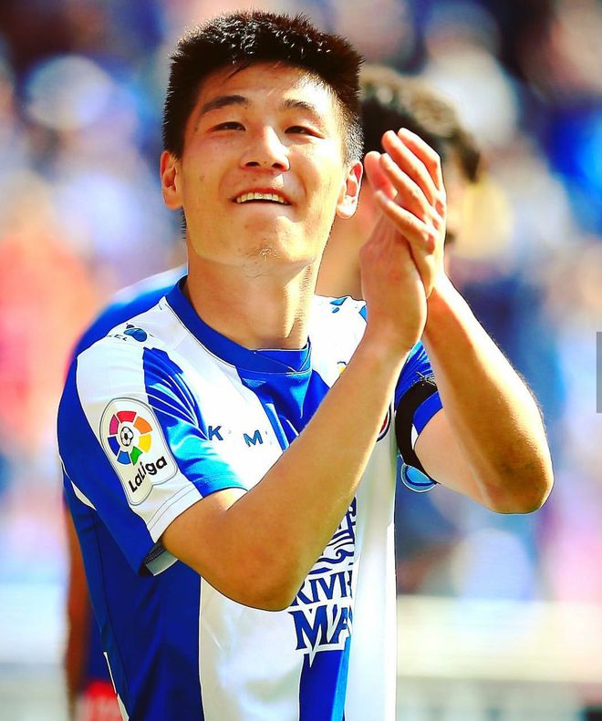 包含埃瓦尔努力抗争平局，保住在低级别联赛席位的词条