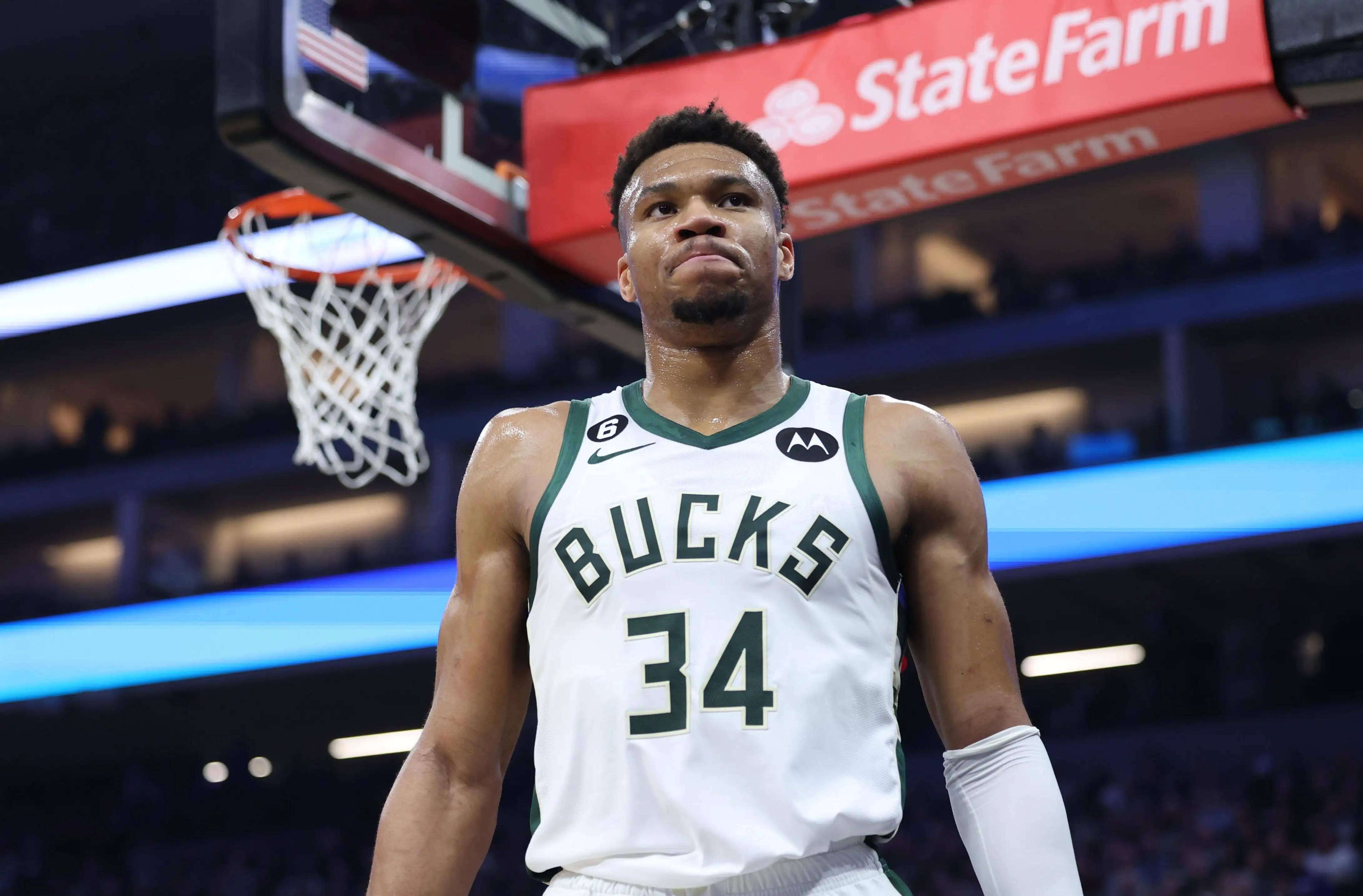 字母哥独得分!雄鹿主场大胜迎来连胜 字母哥独得分!雄鹿主场大胜迎来连胜