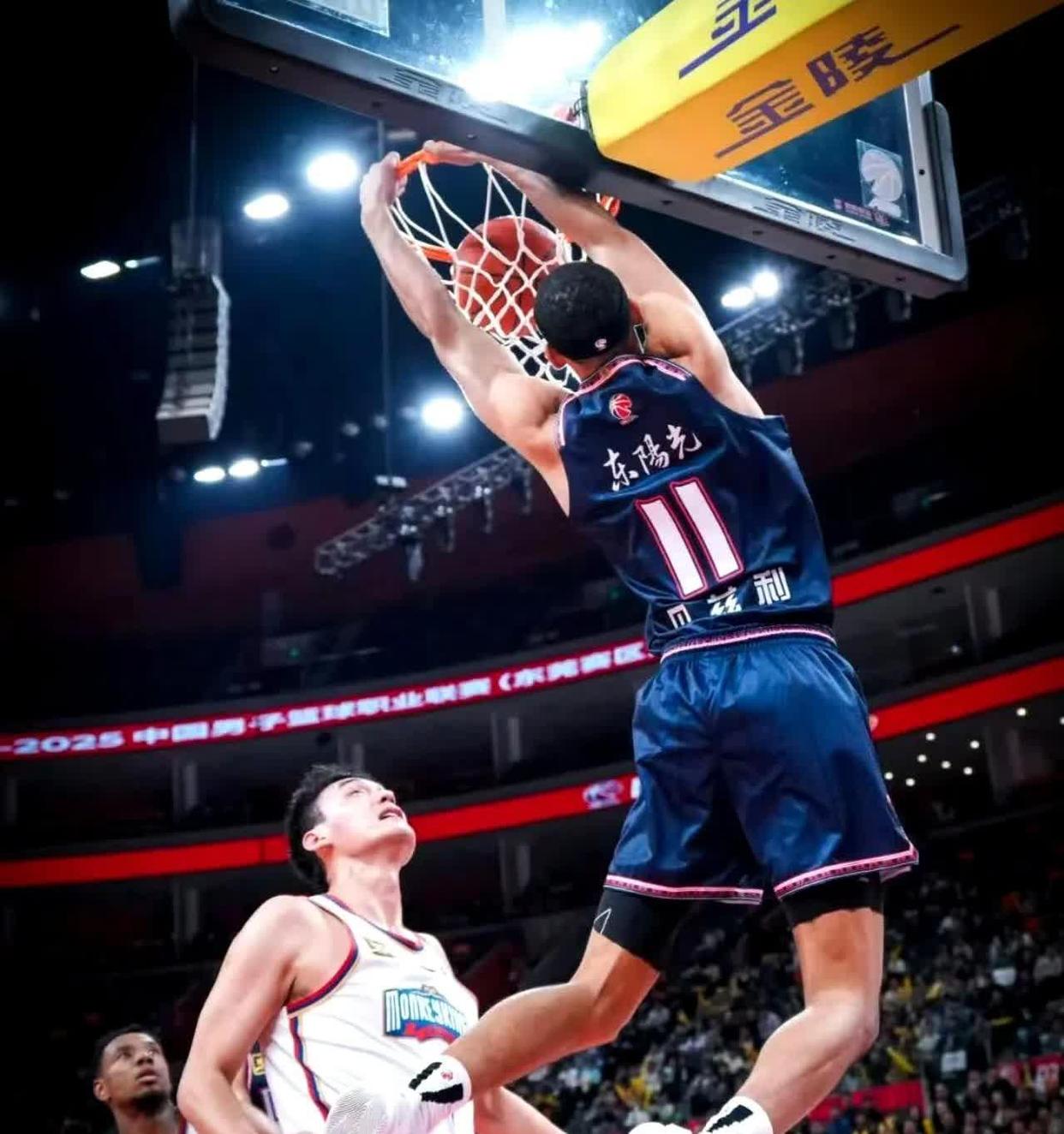 精彩纷呈：广东宏远对战江苏男篮