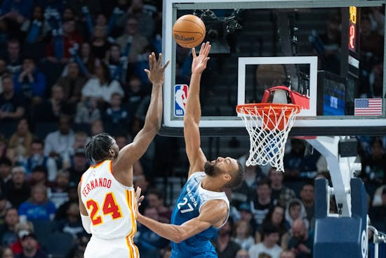 -老鹰击败森林狼，特雷-杨展现得分能力的简单介绍