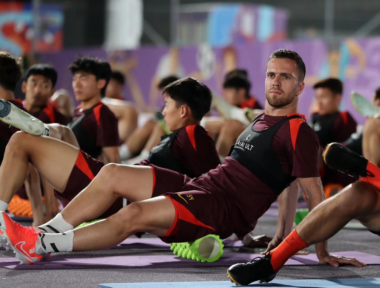 重返赛场!球员们展现实力与激情 重返赛场!球员们展现实力与激情