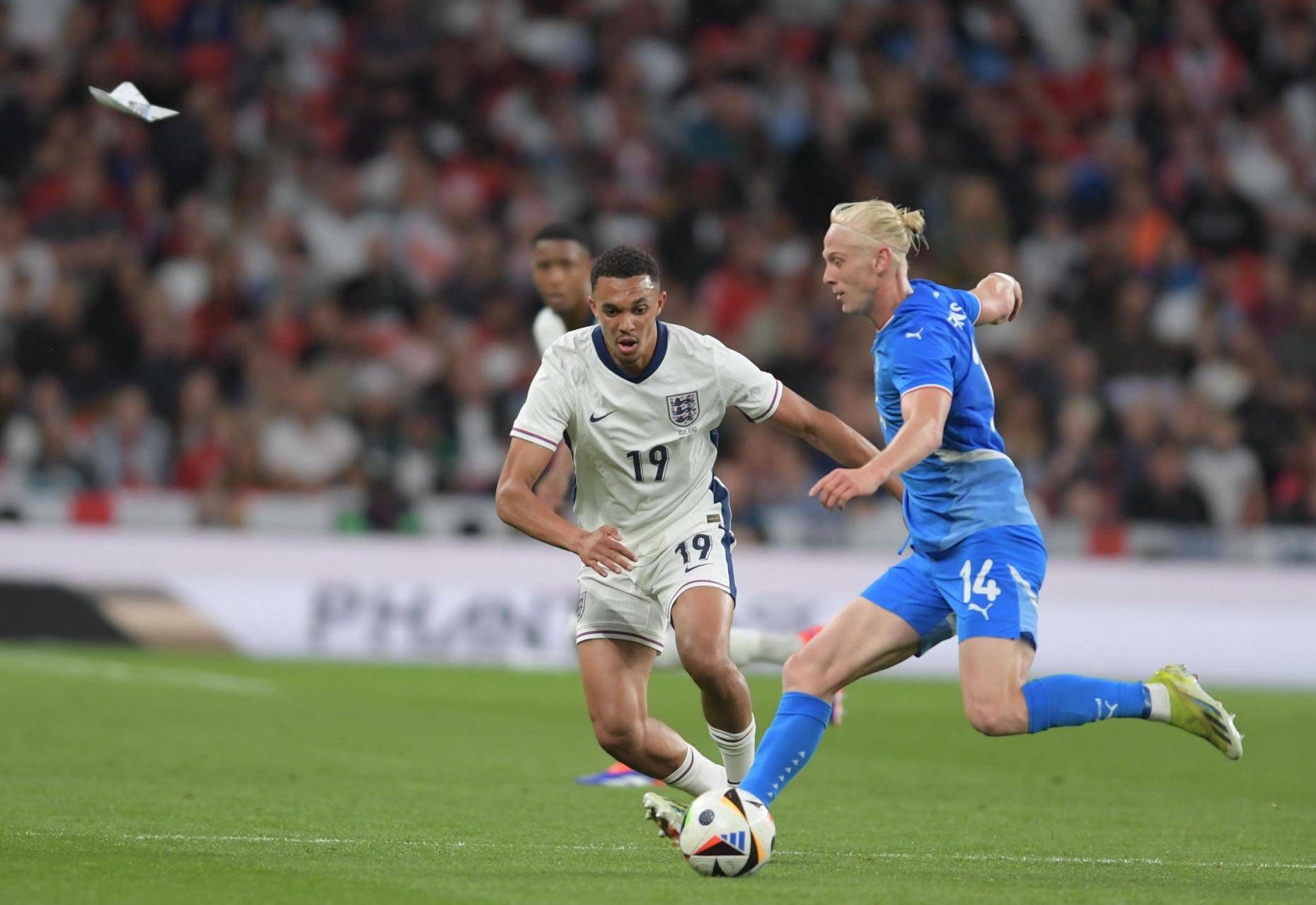 英格兰队锁定与比利时的热身赛,备战欧洲预选赛的简单介绍 英格兰队锁定与比利时的热身赛,备战欧洲预选赛的简单介绍