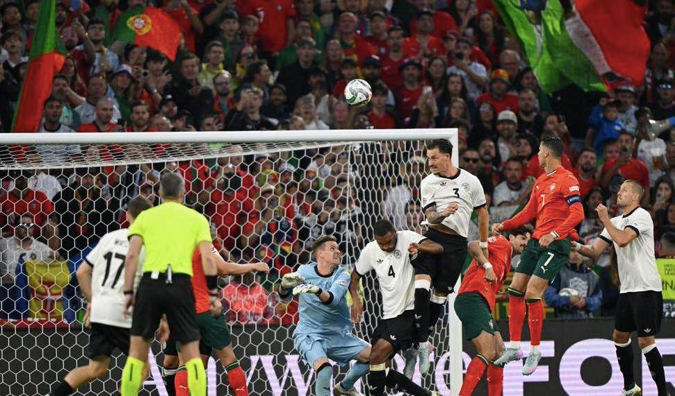 开云APP-今日世界杯：意大利失利葡萄牙，球迷沸腾的简单介绍