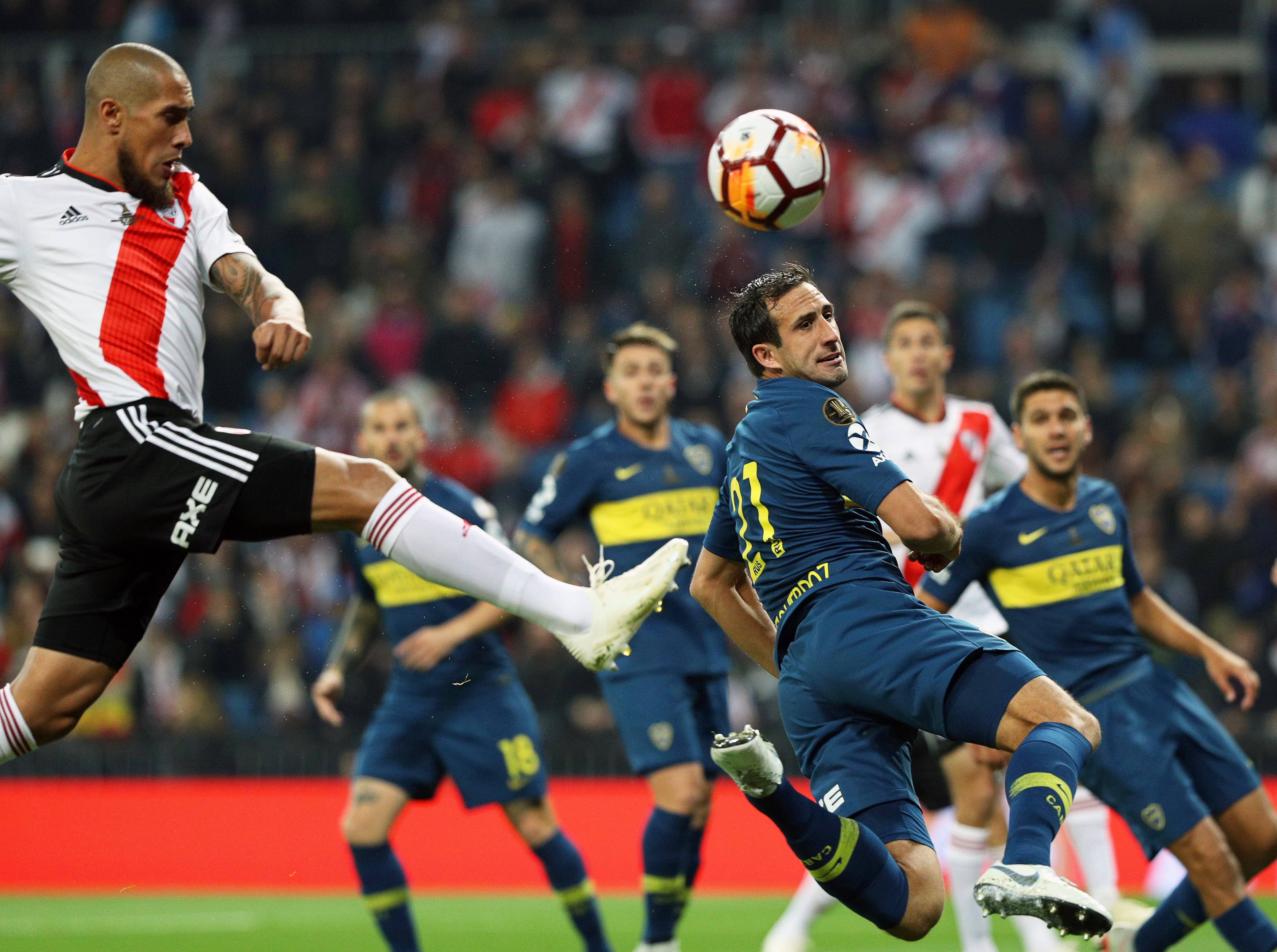 精彩足球盛宴上演,球迷热血沸腾 精彩足球盛宴上演,球迷热血沸腾