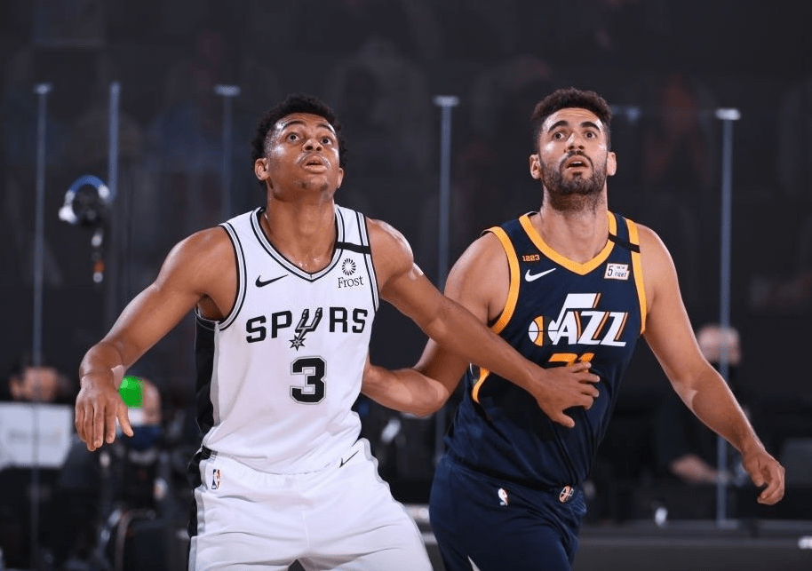 猛龙重振旗鼓,终结马刺连胜的简单介绍 猛龙重振旗鼓,终结马刺连胜的简单介绍