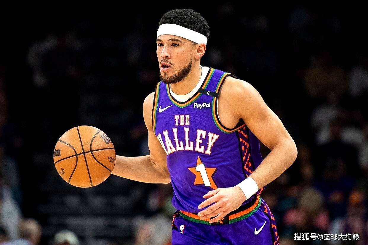 美国男篮横扫中国男篮,布克惊艳世界 美国男篮横扫中国男篮,布克惊艳世界