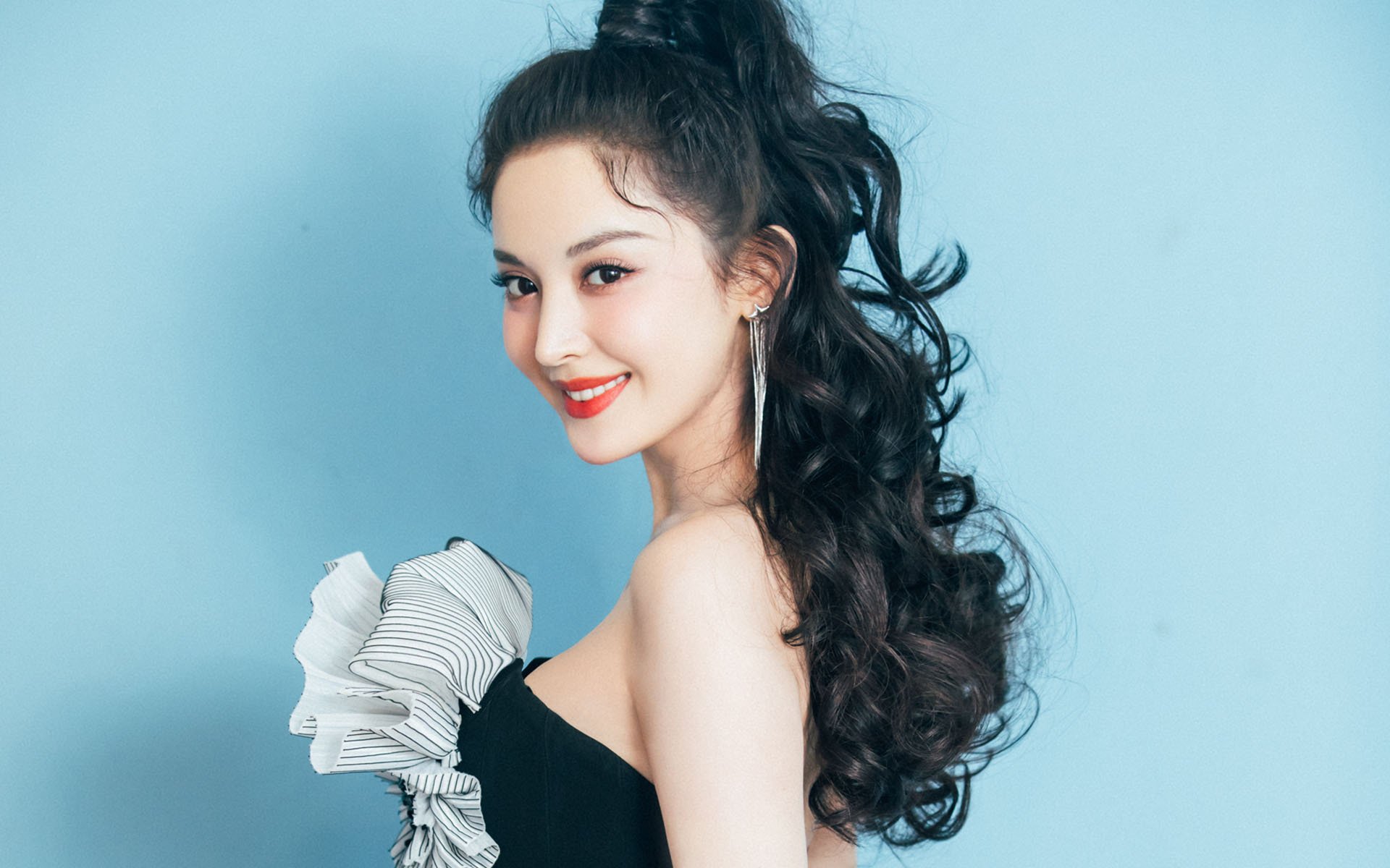 开云体育APP下载-逆转与接管，广东队惊险翻盘，詹姆斯抢七显神威