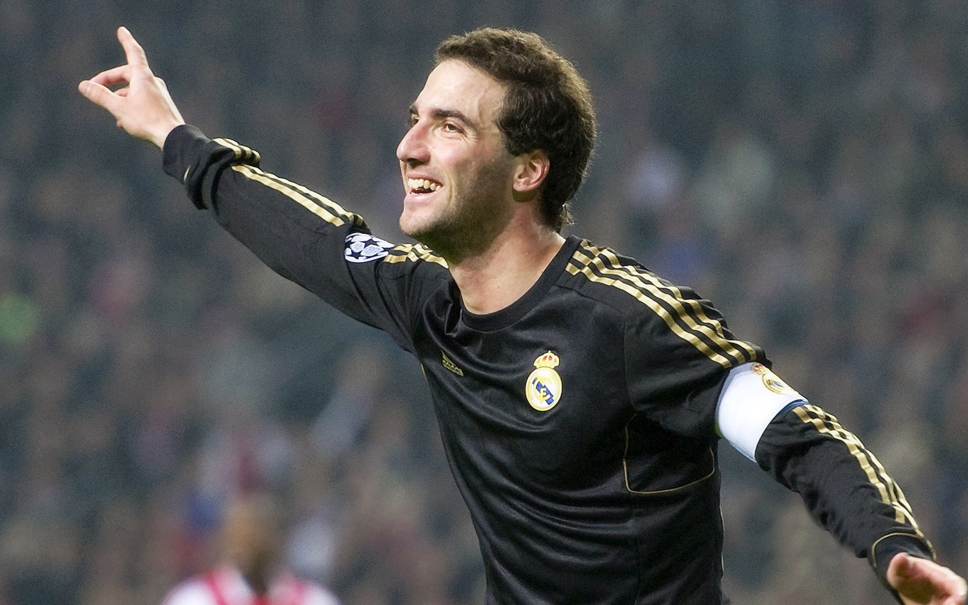 南美智慧压制欧洲精密，克瓦拉茨赫利亚成为巴西击败摩纳哥的关键先生