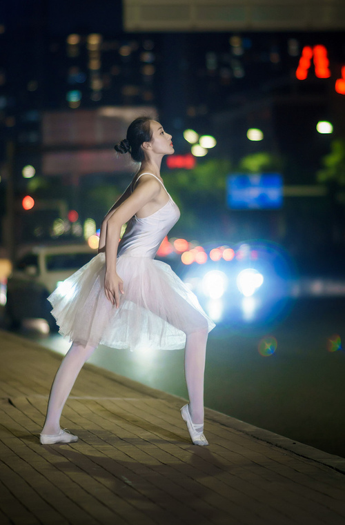 开云官网-草根逆袭与绿茵革命，当卡马文加遇见南非奇迹