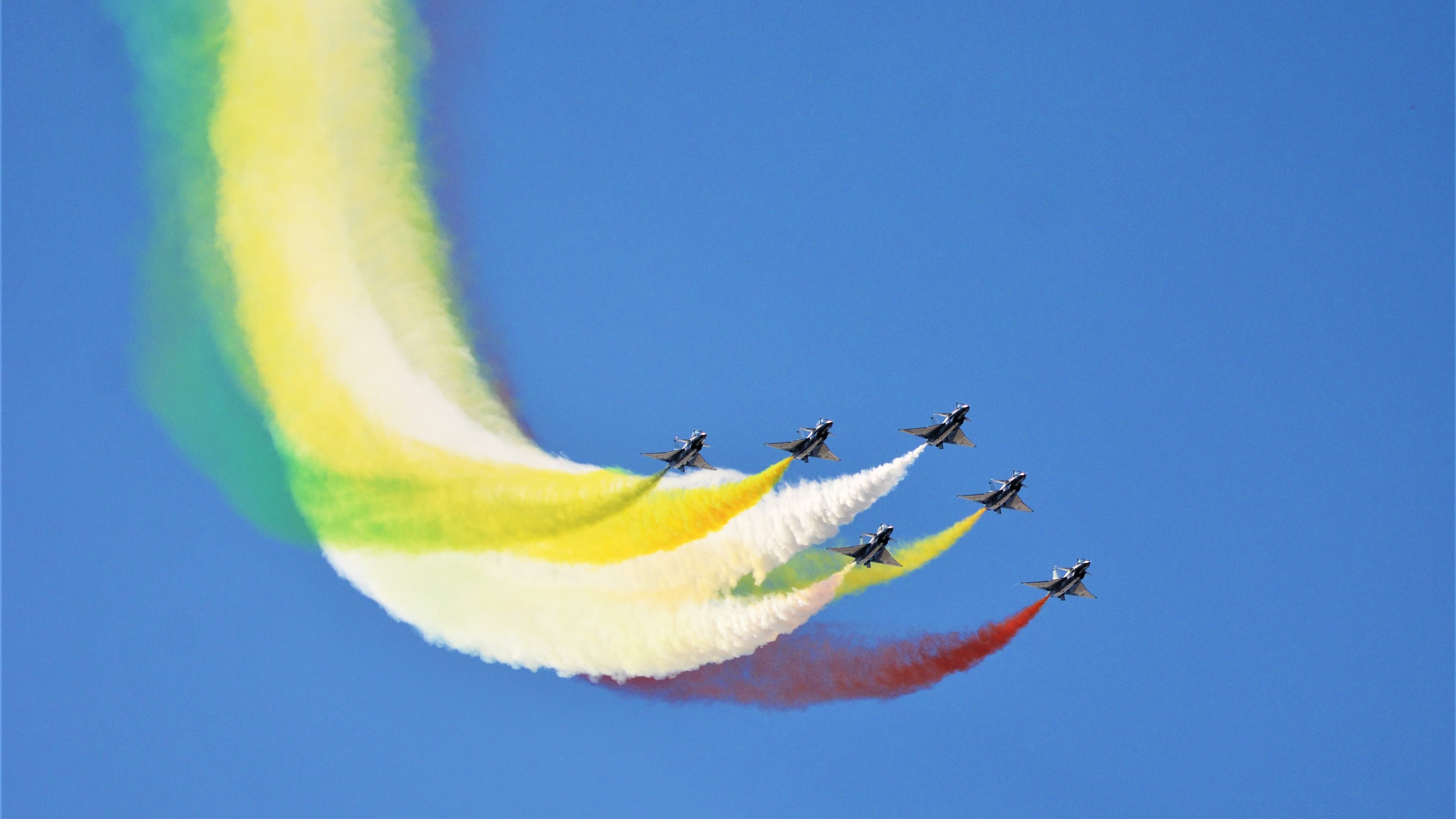 夜空之下，光芒之上，迪亚斯如何以存在感为矛，刺穿英超争冠之夜