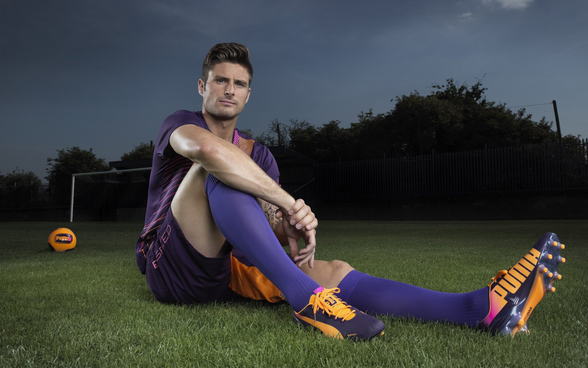 开云体育下载-2026世界杯焦点战，比利亚雷亚尔连击制胜，黄色风暴压制皇家社会