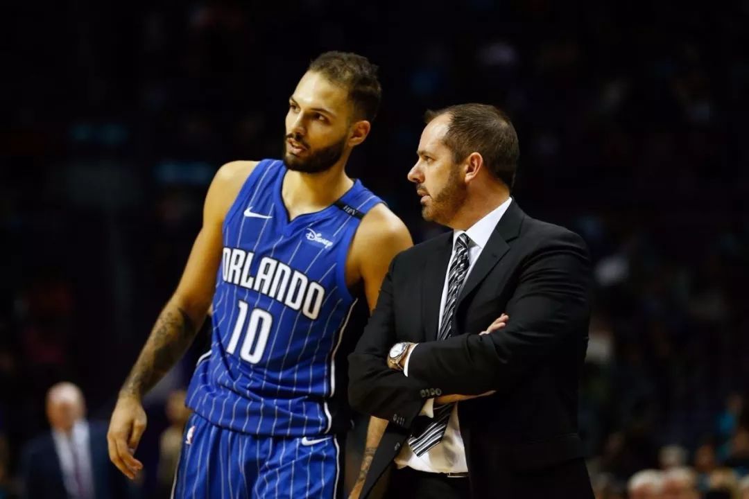 爵士强势拿下魔术，哈利伯顿攻防两端统治