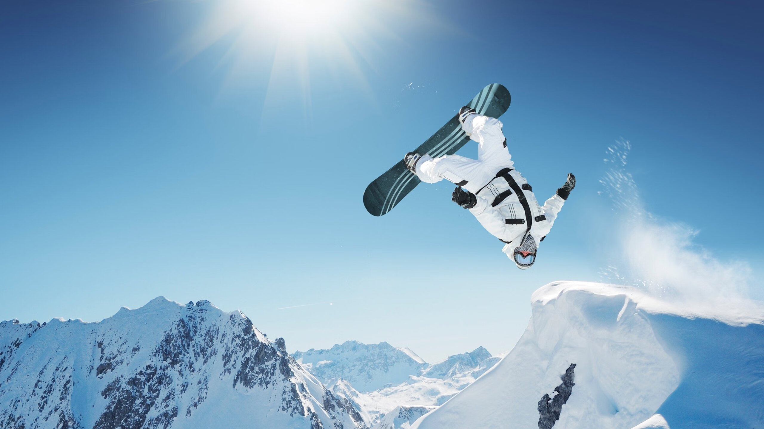 年度焦点之战之夜，奥纳纳魔翼点燃赛场